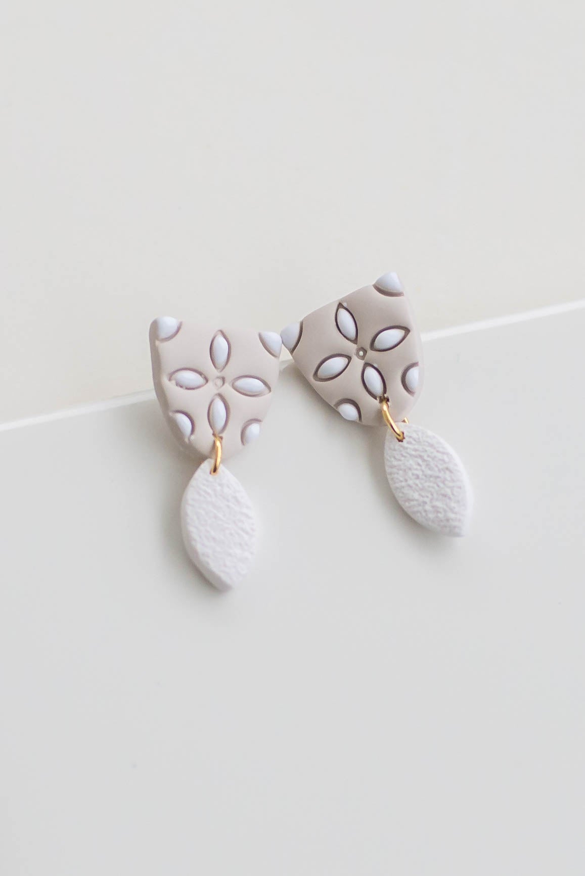 Minimalist Dangles