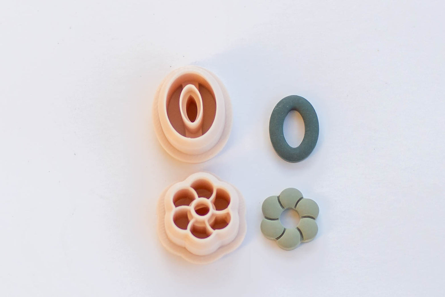 2 Piece Flower Cutter Set