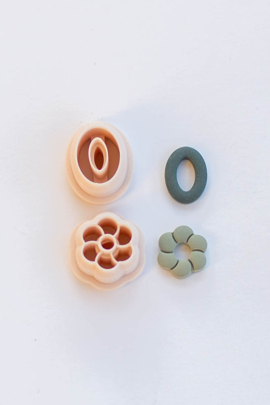 2 Piece Flower Cutter Set