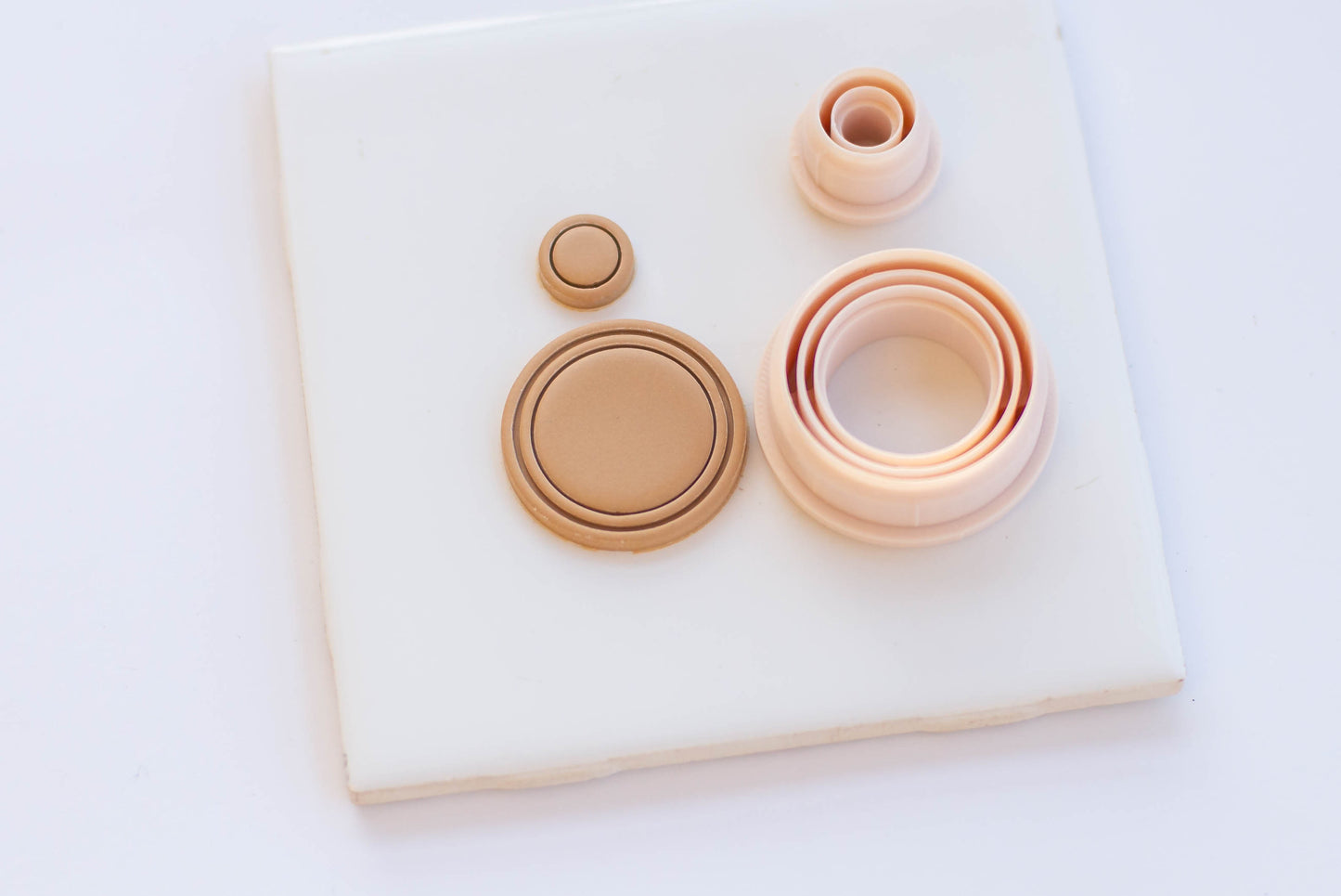 Outlined Circle Cutter