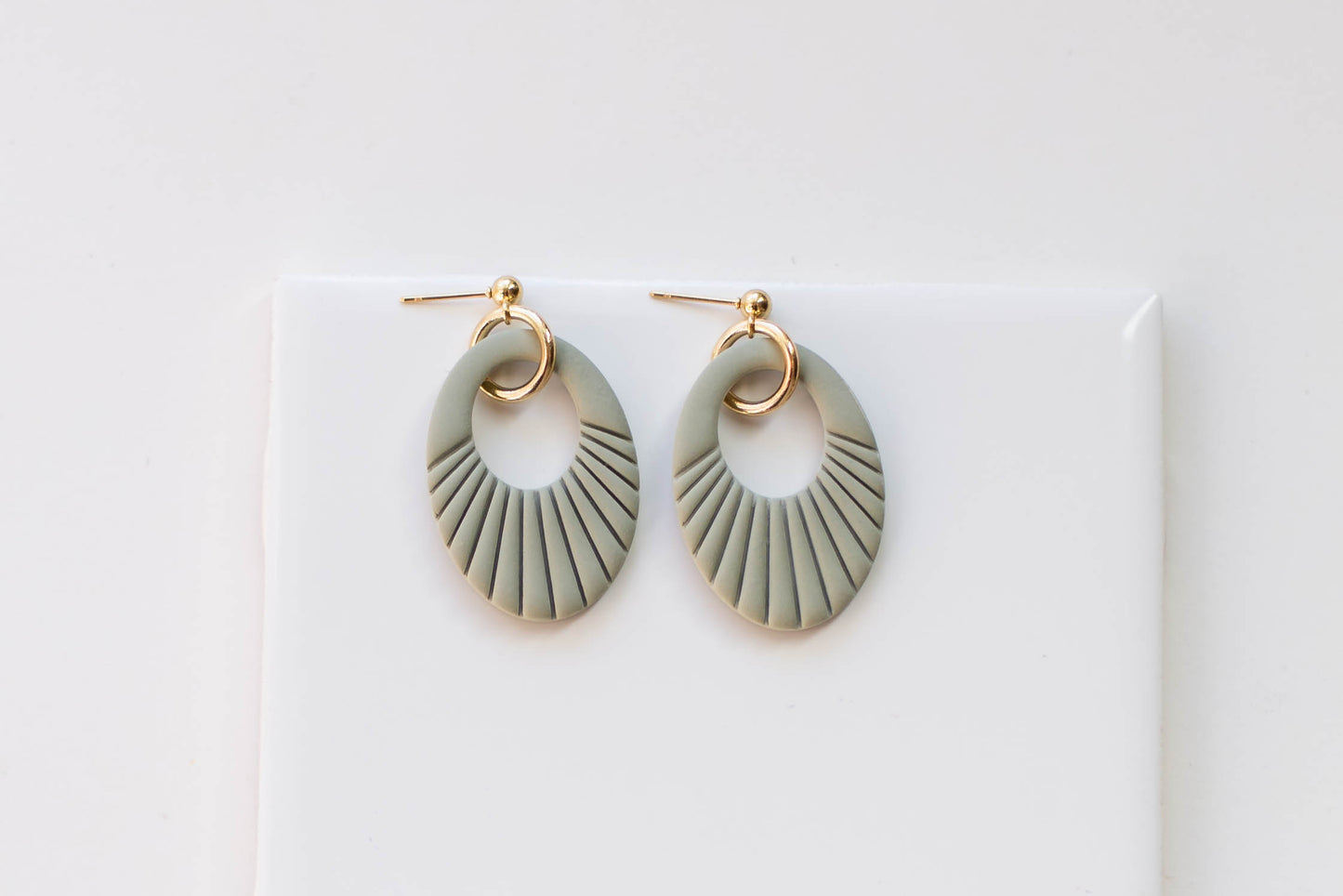 Lightweight Lined Oval EARRINGS