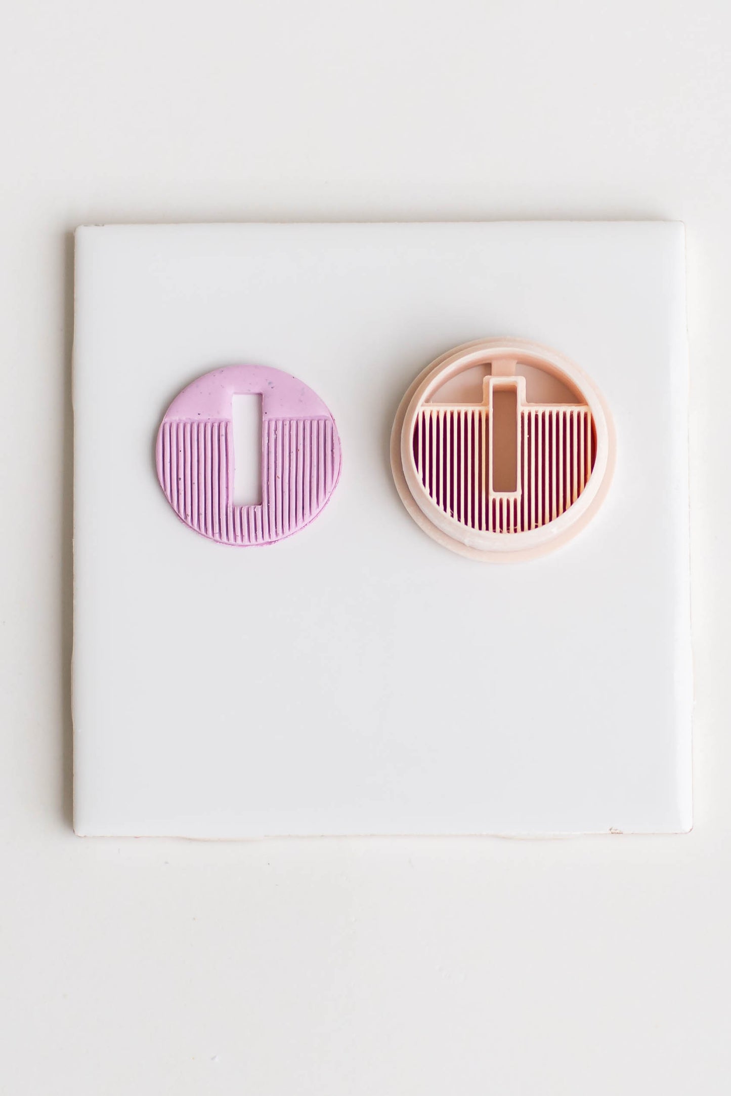 Lined Circle with Center Cutout