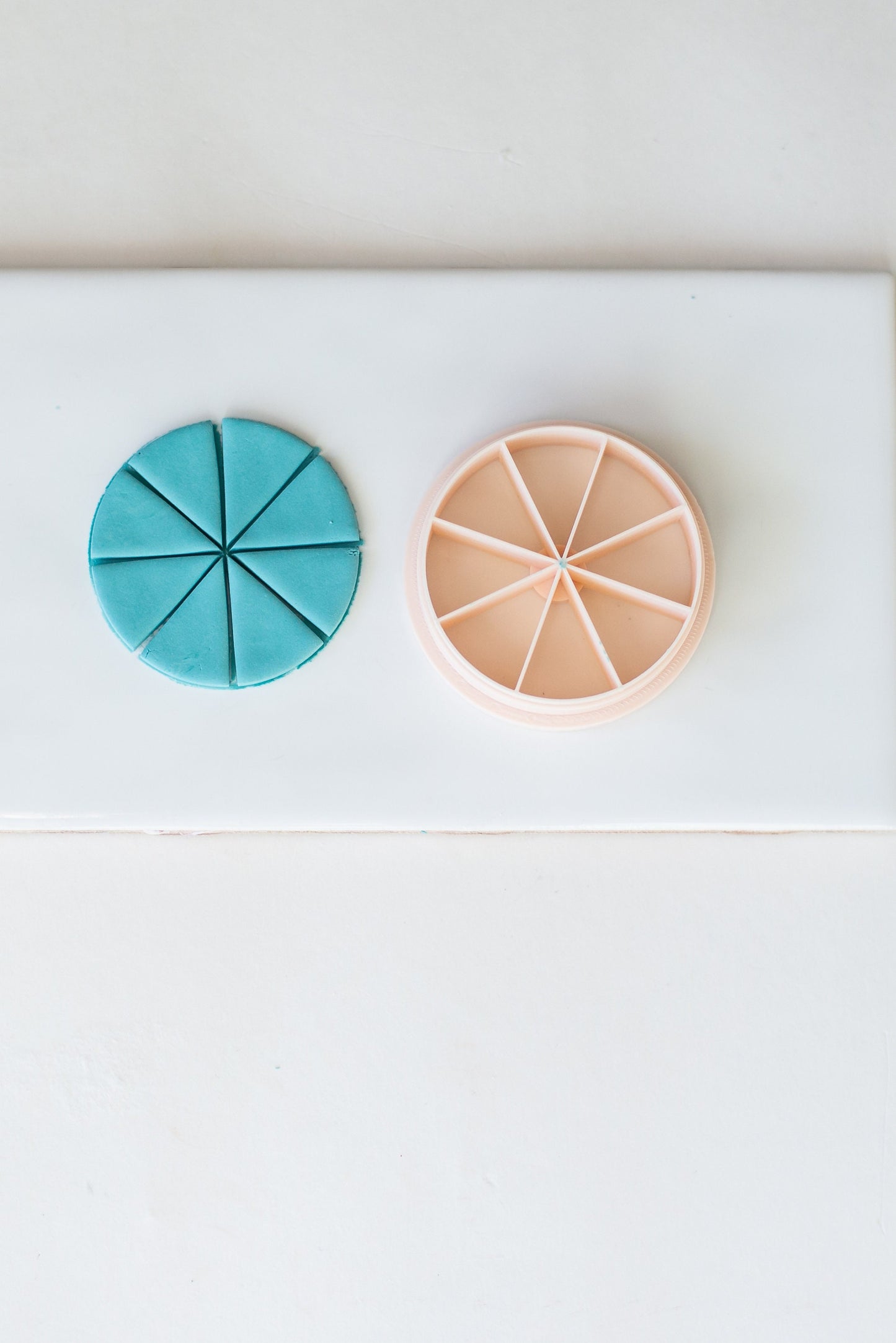 Equal Part Cutter for Color Mixing