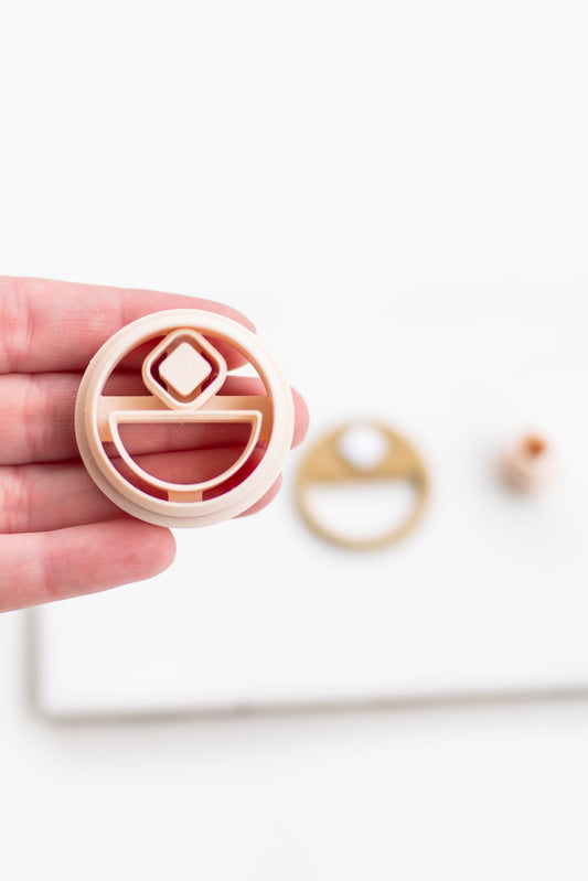2 Piece Cutout Circle
