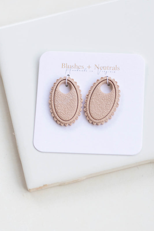 Charleston Oval in Textured Tan