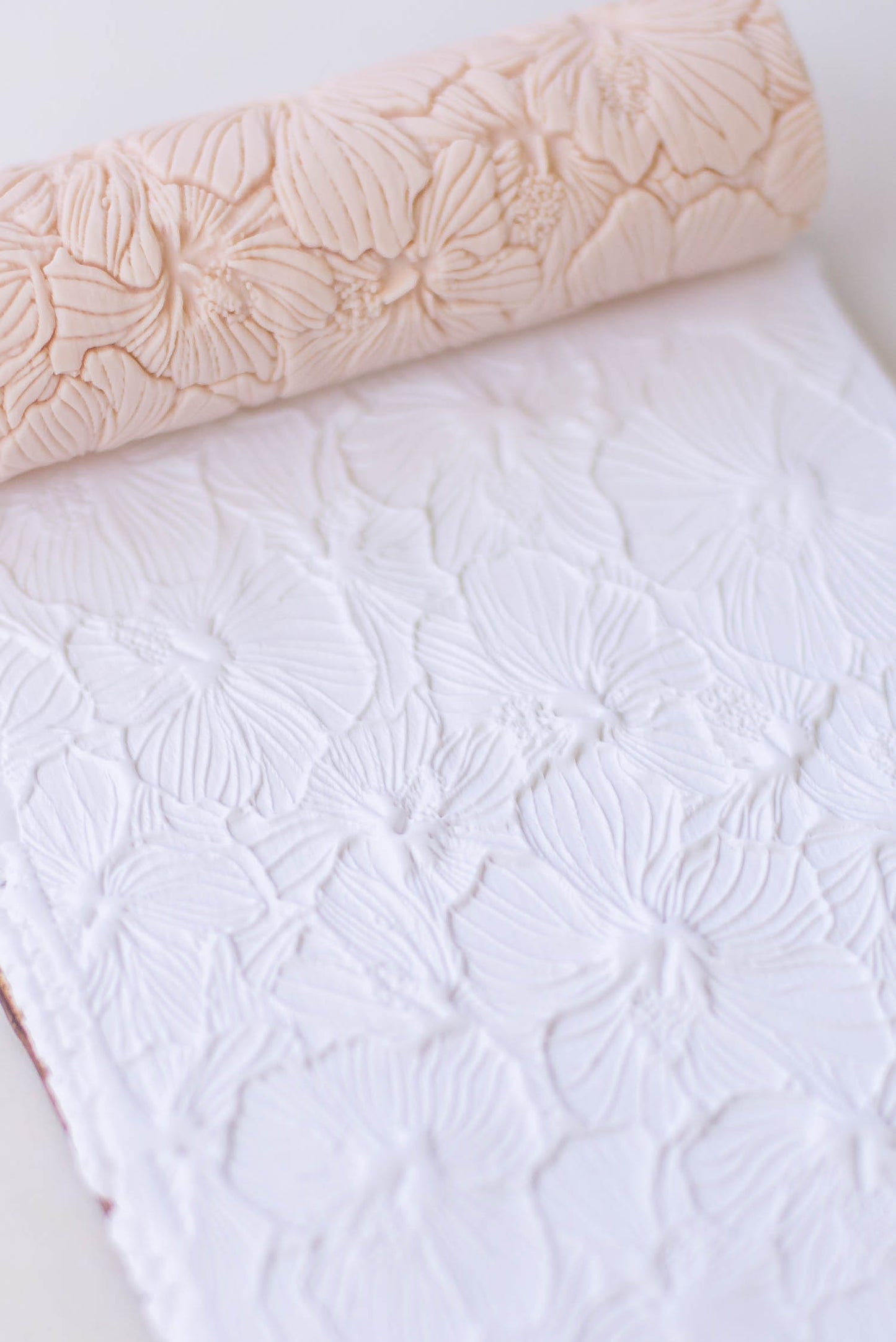 Hibiscus Texture Roller