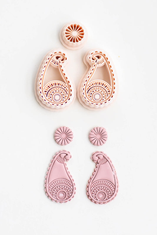 Detailed Paisley Cutter
