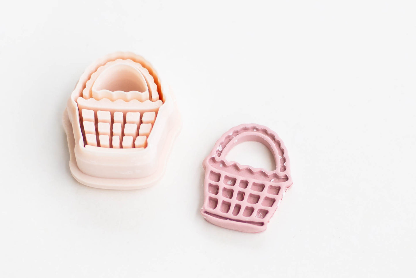 Scalloped Basket Cutter