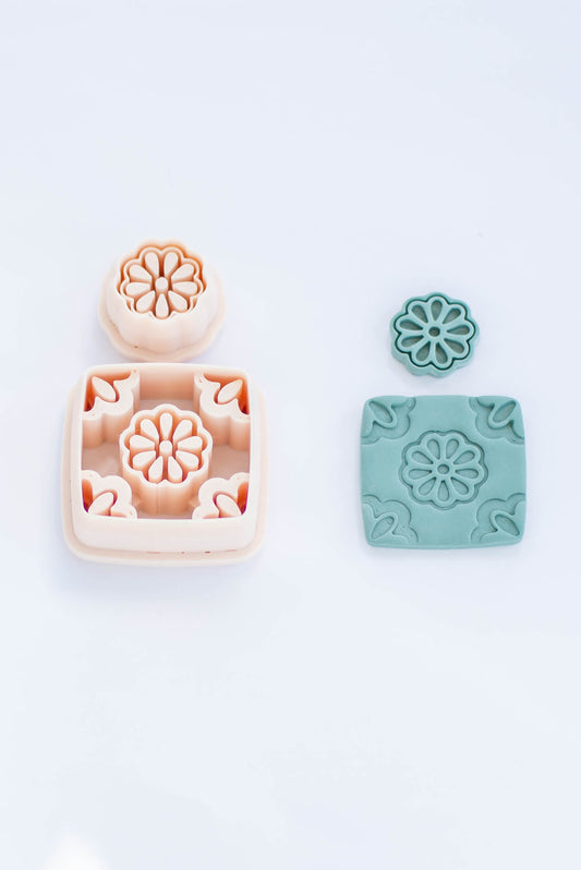 2 Piece Floral Cutter Set