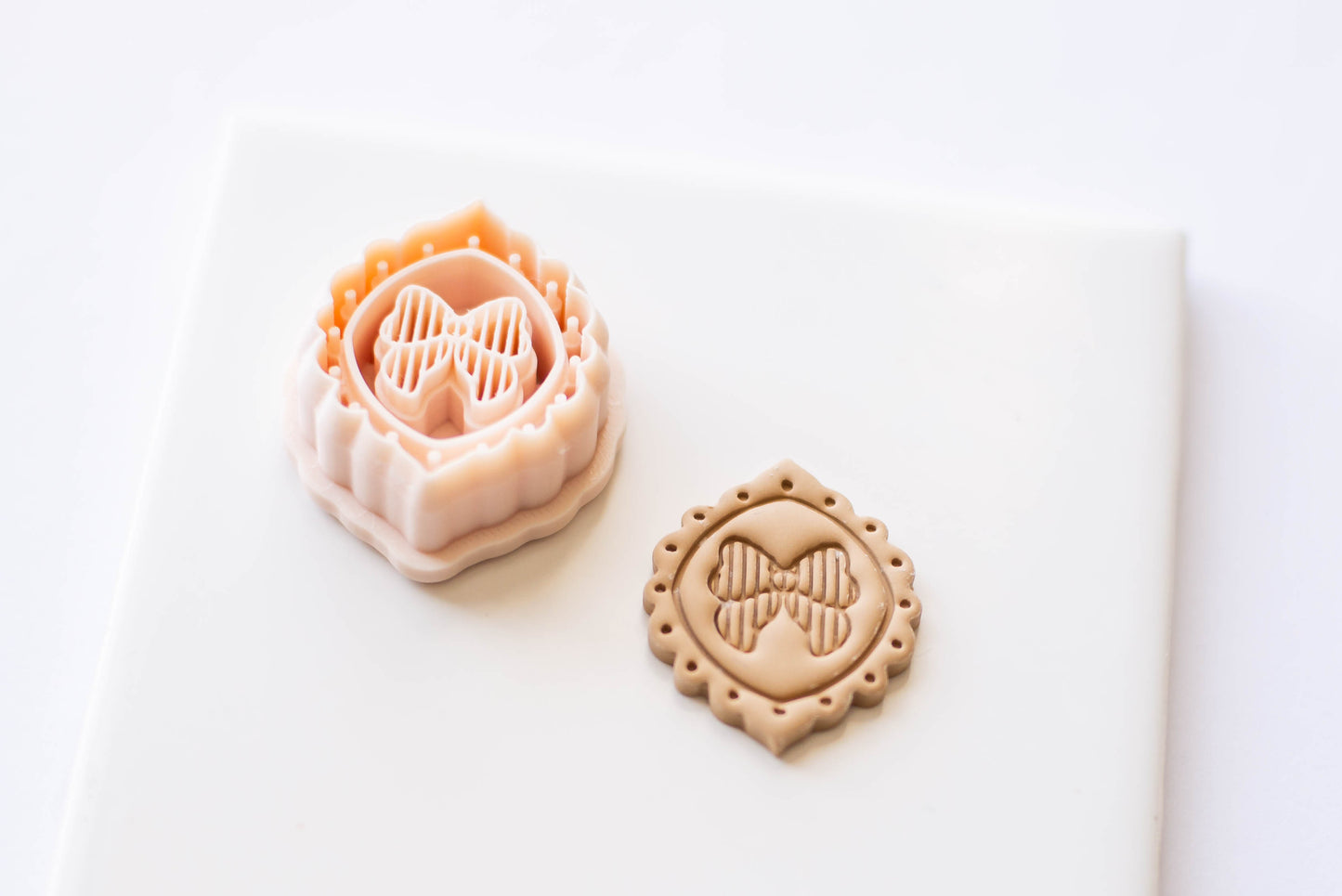 Stripe Bow Scallop Drop