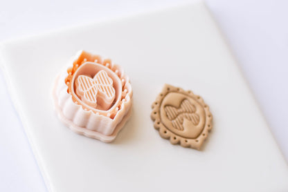 Stripe Bow Scallop Drop