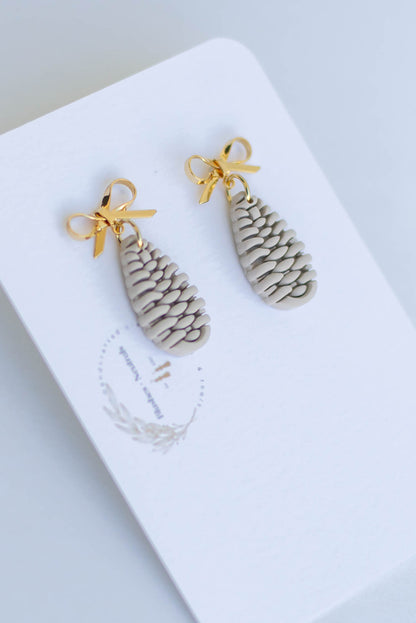 Cute Minimalist Teardrop Earrings
