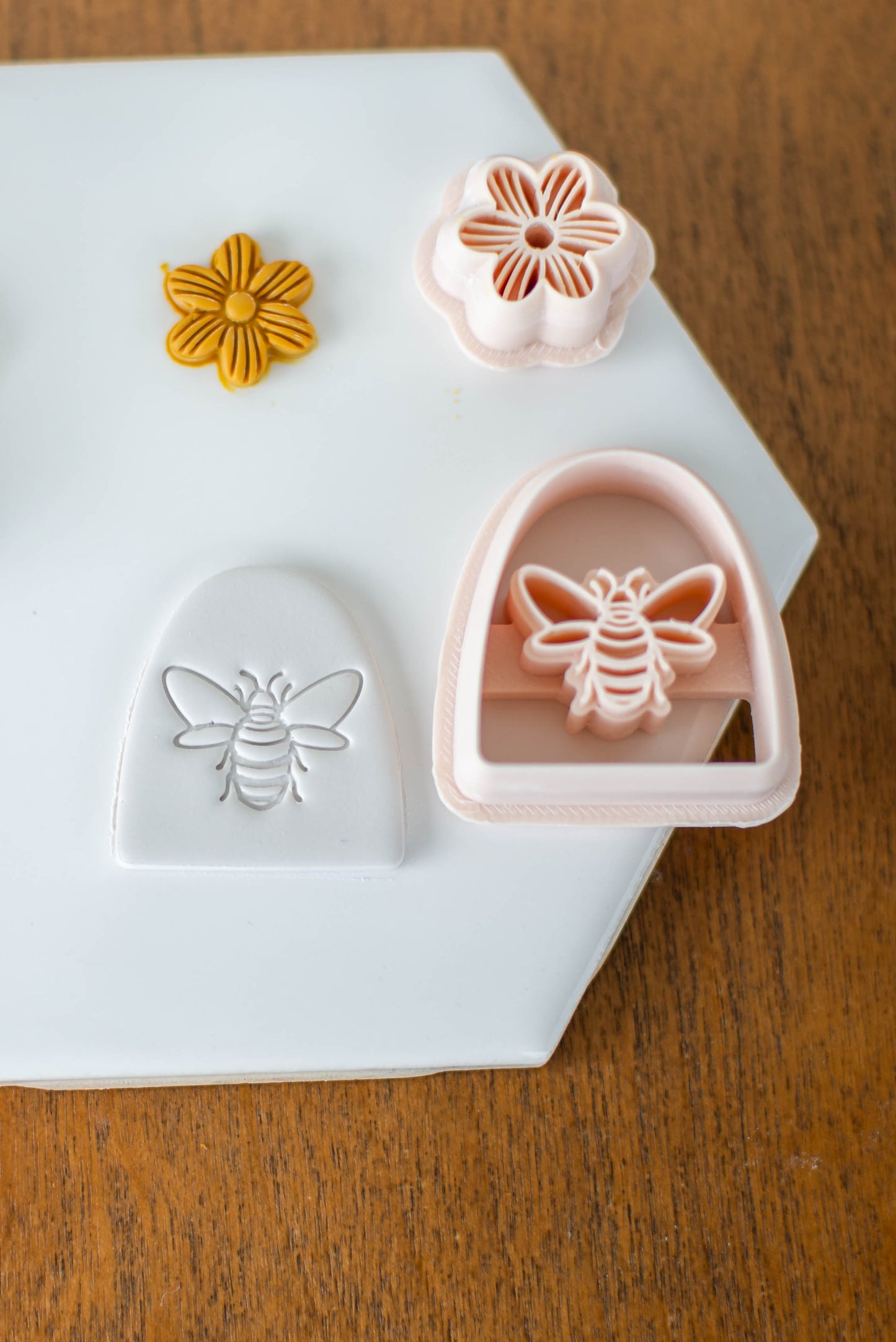 Bee and Flower Cutter Set