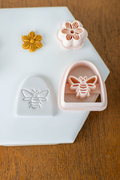 Bee and Flower Cutter Set